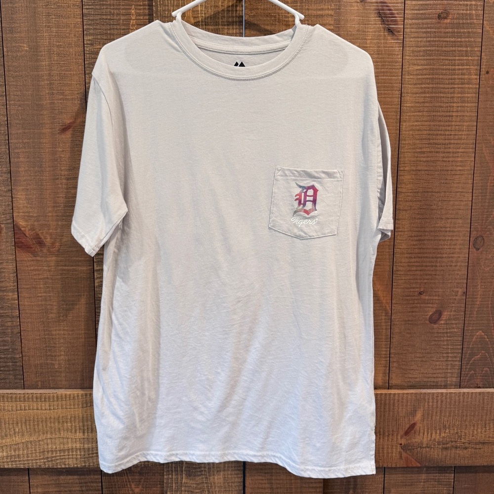Majestic Light Gray Short Sleeve Pocket Tee with Detroit Tiger’s D